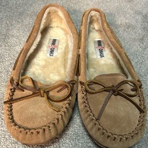 Minnetonka Lynda Trapper Moccasin Slippers